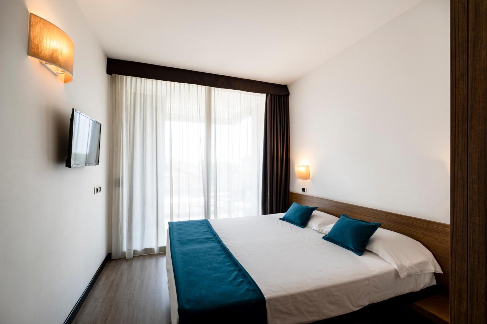 Hotel Cristallo Rimini Exterior photo