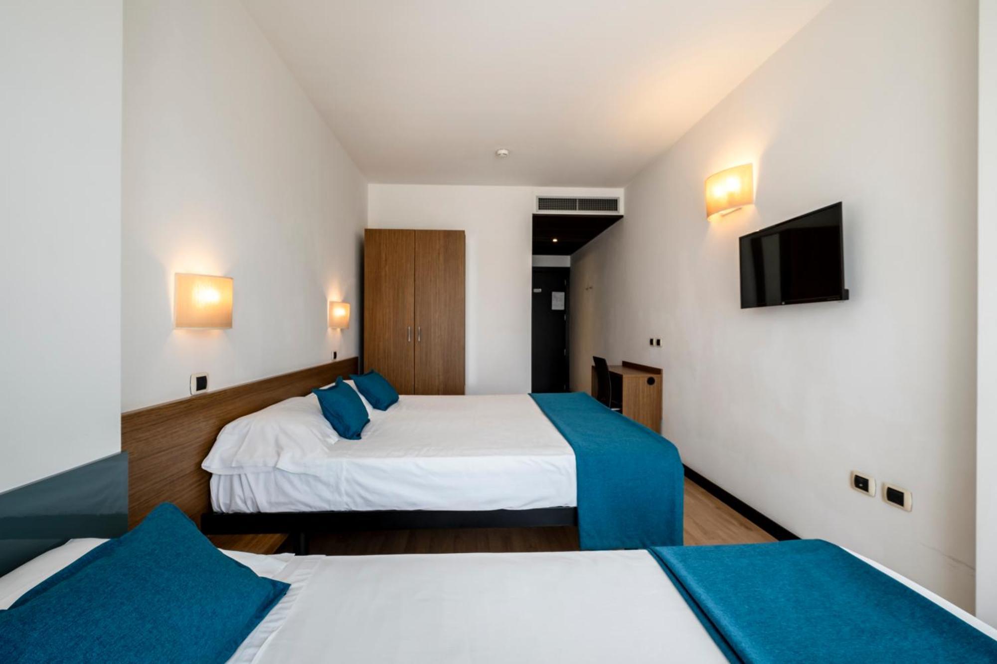Hotel Cristallo Rimini Exterior photo