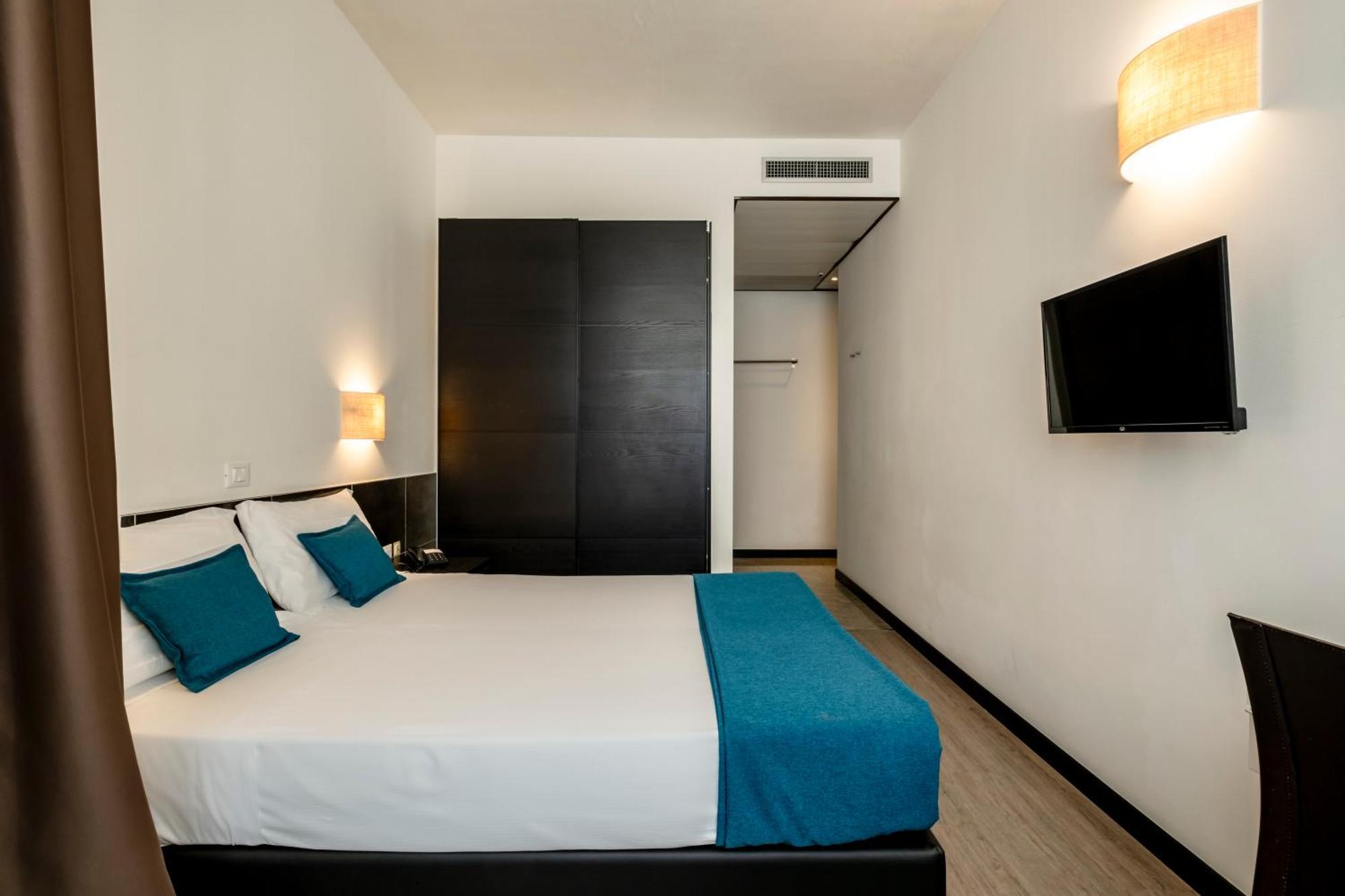 Hotel Cristallo Rimini Exterior photo