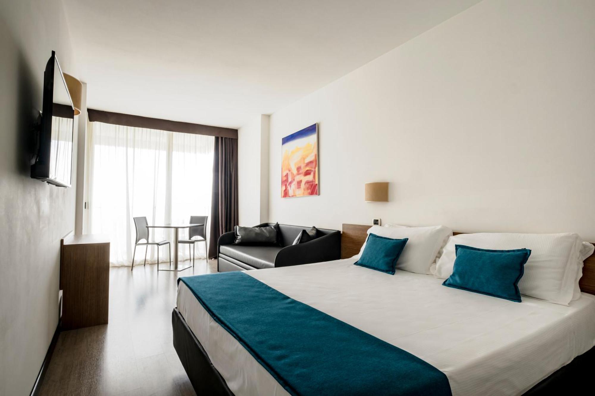 Hotel Cristallo Rimini Exterior photo