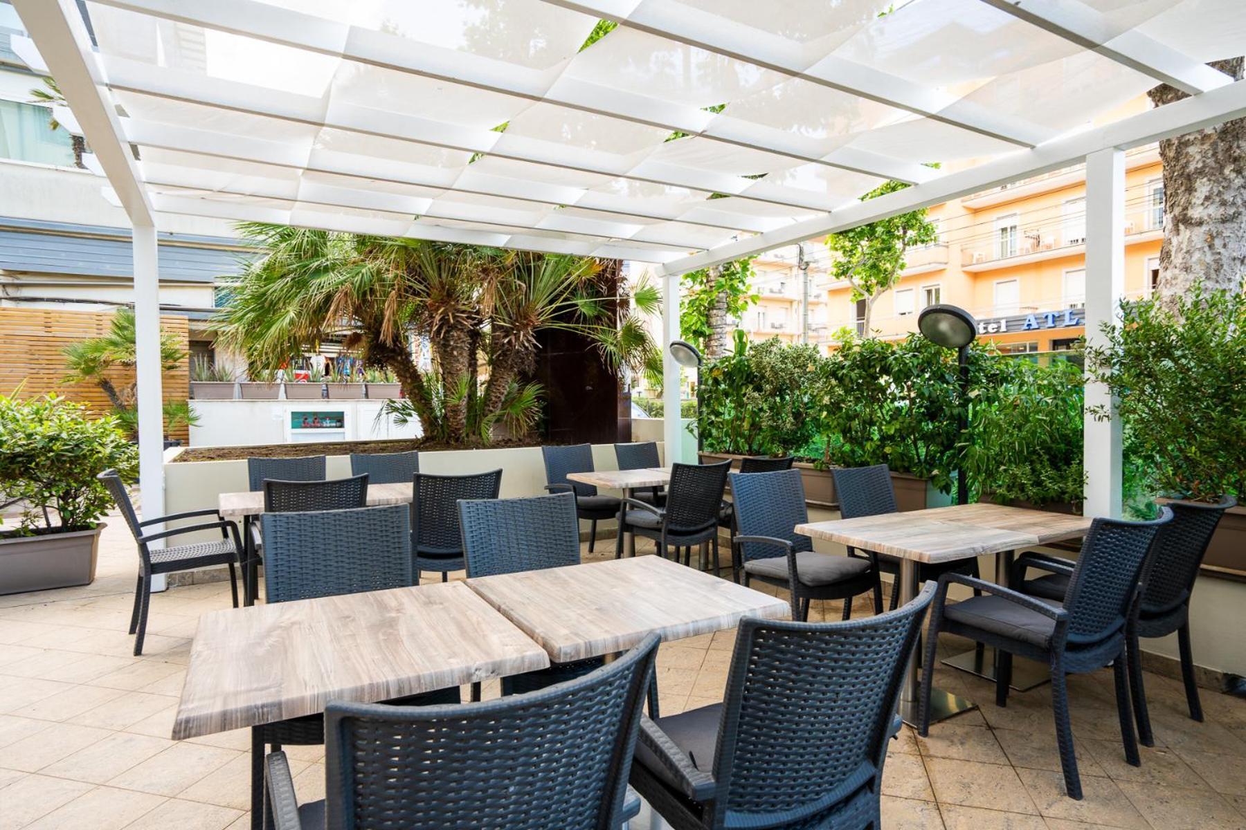 Hotel Cristallo Rimini Exterior photo
